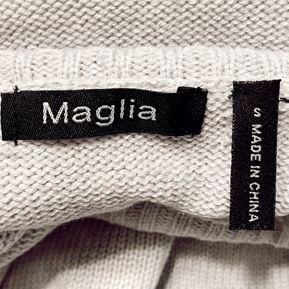 Long Sleeve Side Slit Gradient Sweater with Fringe - Picture 7 of 8